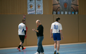 5a282f6f4afd4_HandSeniordu041220175637.jpg